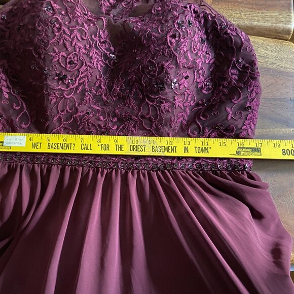 Gorgeous Wine Colored Morilee Halter Sequined Formal Gown Sz 16 Homecoming Prom - Picture 10 of 12